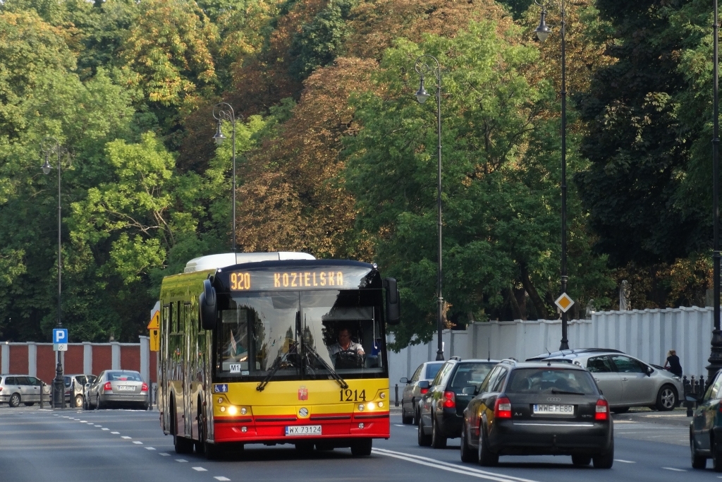 1214
To i ja dorzucę się do dzisiejszej paczki "dziewięćset dwudziestek" ;)
Słowa kluczowe: SM12 SolCity12 1214 920 Powązkowska