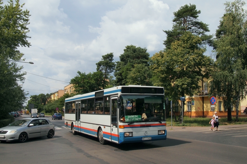 WOT 11438
Tu Arka w większym metrażu, ale tak po prawdzie kto zacz to się nie pochwalili. Grunt, że jedzie do Zabieżek.
Słowa kluczowe: Mercedes-Benz O407 WOT11438 Arka Otwock Andriollego