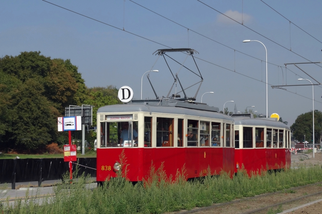 838-1620
Tegoroczne DTP pod kątem dodatkowych linii to:
- 100 (autobusowa bezpłatna z Dworca Centralnego do Zajezdni Mokotów)
- DTP (autobusowa pełnopłatna z Królikarni przez Metro Wierzbno do Zajezdni Mokotów)
- D (tramwajowa bezpłatna z Zajezdni Woronicza do pl. Narutowicza)
- W (tramwajowa bezpłatna z pl. Narutowicza do pl. Starynkiewicza)
- [?] (tramwajowa bezpłatna okrężna z pl. Narutowicza przez most Poniatowskiego, most Śląsko-Dąbrowski, Marszałkowską i Nowowiejską do pl. Narutowicza).
Słowa kluczowe: 4ND 838+1620 D Wołoska