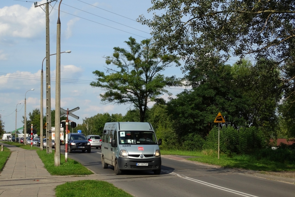 A689
Każda z konstancińskich "elek" jest zarówno w dzień powszedni, jak i świąteczny obsługiwana tylko jednym wozem.
Słowa kluczowe: RenaultMaster A689 L14 Konstancin-Jeziorna Bielawska