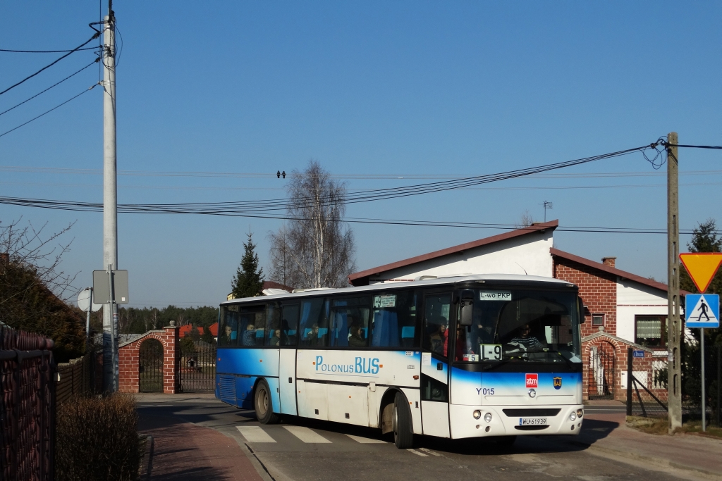 Y015
Napis "L-wo" na tablicy przedniej rozkłada mnie na łopatki.
Słowa kluczowe: IrisbusAxer12M Y015 L-9 Wieliszew Słoneczna