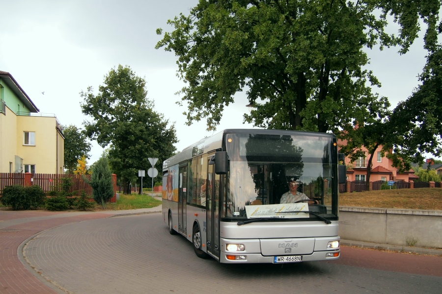 WR4668N
"Dwunastka" na osiedlu Młodych.
Słowa kluczowe: MAN Göppel NM223 WR4668N 12 NowyDwórMazowiecki Berlinga