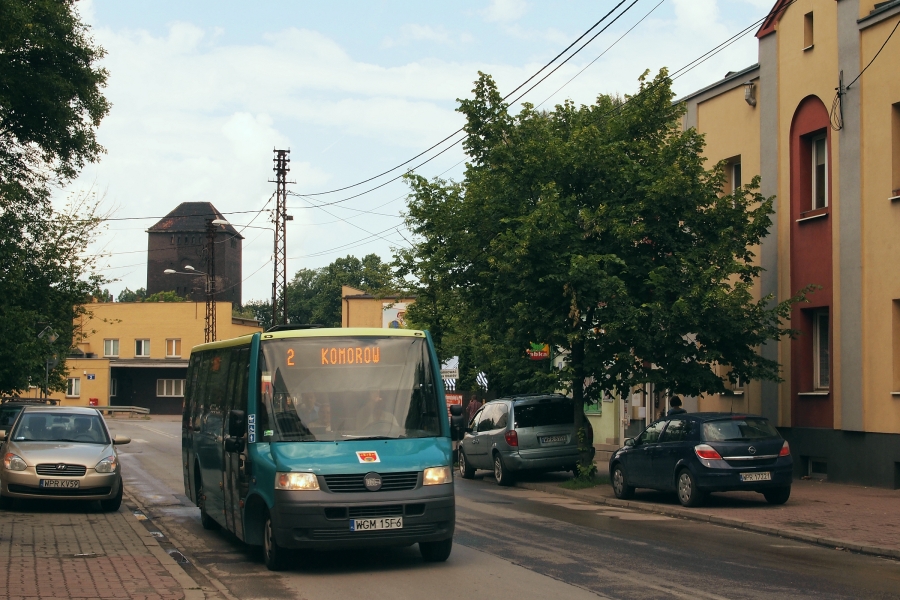 30004
Gdy linia ta miała oznaczenie 1 królowały na niej Mercedesy, z chwilą zmiany numeru spotkać można na niej takiego oto Berkhofa.
Słowa kluczowe: VDL Berkhof ProCity 30004 2 Pruszków Kościuszki