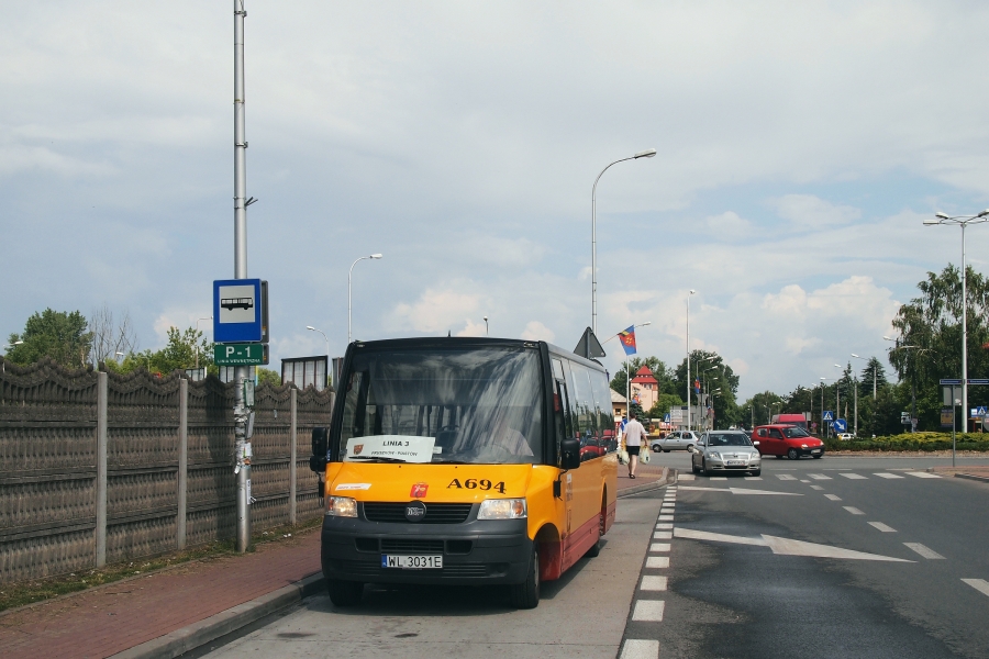 A694
Zastępstwo za padniętą Kapenę. 
Na co dzień wóz spotykany w Konstancinie-Jeziornie i okolicach.
Słowa kluczowe: VDL Berkhof ProCity A694 3 Piastów Warszawska