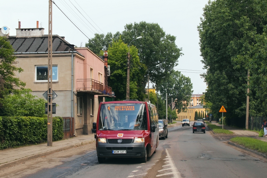 30003
Pojazd ładny wizualnie, choć ponoć zbyt delikatny na pruszkowskie drogi.
Słowa kluczowe: VDL Berkhof ProCity 30003 4 Pruszków Waryńskiego