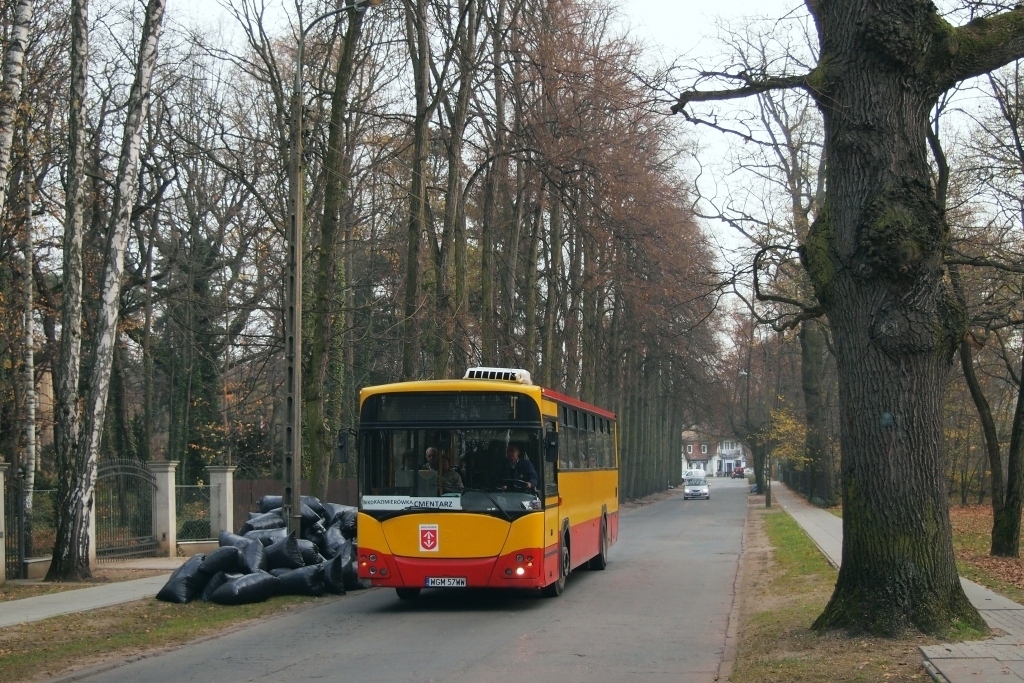 40109 (A509)
Oto i drugi znajomy - dawny A509. Oba wozy jeździły z prędkością typowo "grodziową" (pyr pyr pyr pyr....).
Słowa kluczowe: 120M/3 40109 A509 Milanówek Mickiewicza