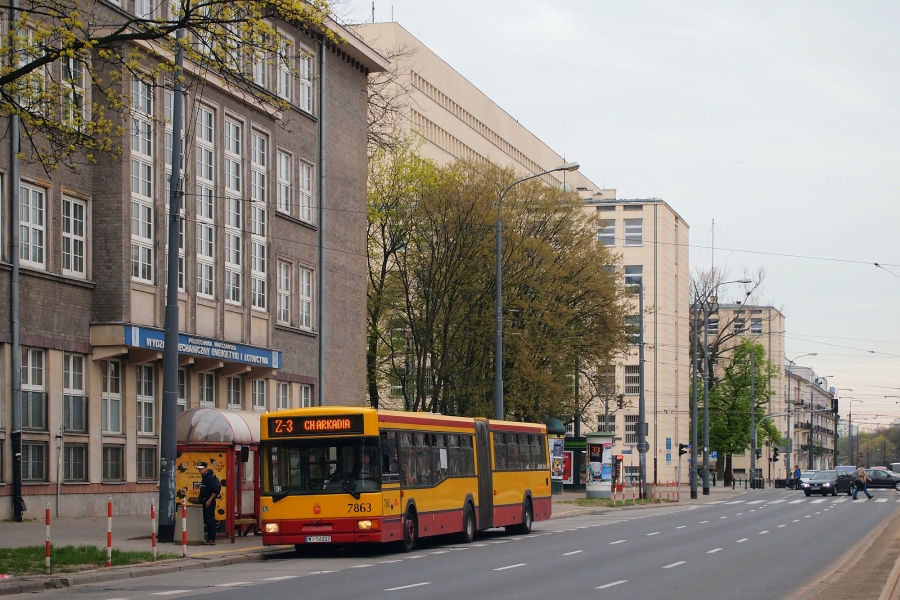 7863
Zastępcza linia Z-3 doświadczyła przez ostatnie dwa dni chyba wszystkich dostępnych w MZA modeli autobusów przegubowych...
Słowa kluczowe: M181M 7863 Z-3 alejaNiepodległości