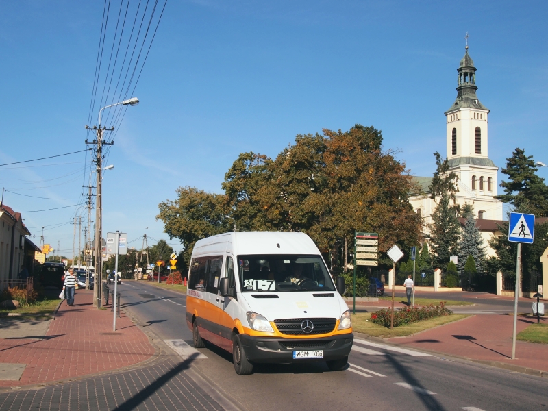 WGM UX06
Druga brygada linii L-7 podążająca w kierunku Starostwa w Ożarowie Mazowieckim.
Słowa kluczowe: Mercedes315CDI WGMUX06 L7 StareBabice