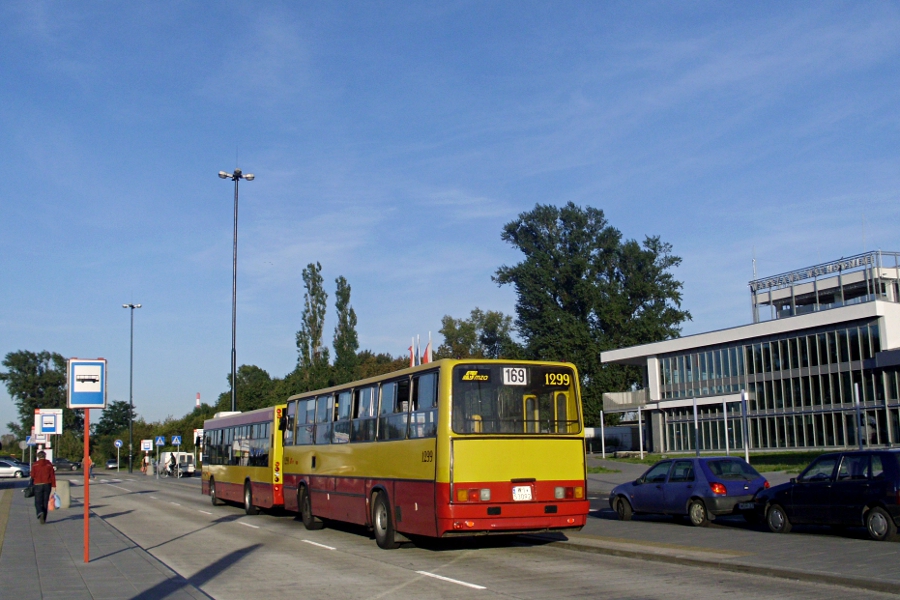 1299
Ikarus 260.04 prod. 1991

Ale mi się trafił fajny zestaw. Lewarek na 169 - prawdziwa rzadkość.
Słowa kluczowe: IK260 1299 169 DworzecWschodniKijowska