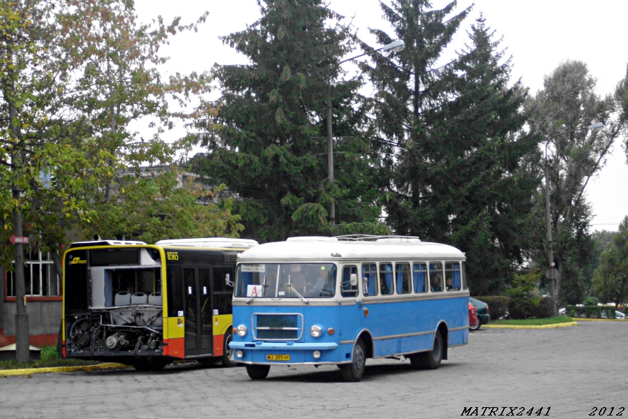 8082
San H100A.1

Bartoni dodał z trasy, ja dodam z Włościańskiej.
Przy okazji pozdrowienia dla Professora, który w okolicach robienia zdjęcia zdaje się ze mną gadał i z którym sporo się dziś kręciłem po imprezie.
Słowa kluczowe: SanH100 8082 KMKM DTP