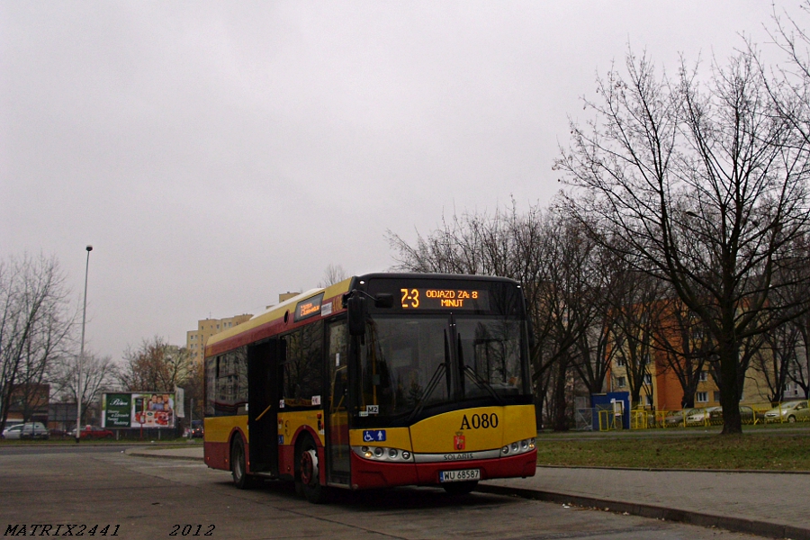 A080
Solaris Alpino 8,6 prod. 2009

Linia Z-3 uruchomiona została w związku z wymianą nawierzchni ulicy Myszkowskiej, która była od dobrych paru lat tak połatana i podziurawiona, że ten remont się jak najbardziej należał. Zresztą cała obwodnica Targówka powinna być wyremontowana...
Z-3 obsługiwane jest przez Mobilis. Linia całkiem fajna dla kierowców (poza zawracaniem pod Kościołekm Chrystusa Króla). Czas jazdy całego kółka - ok. 12 minut. Postój - ok. 12 minut, więc kiermani się nie przemęczą.
Słowa kluczowe: SU8,6 A080 Z-3 Targówek