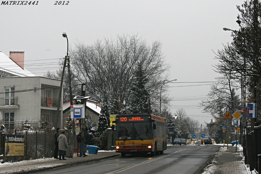 A447
MAN NL223 prod. 2003

Kontrakt się kończy, a one jeszcze w najlepsze jeżdżą...

Zaczynam dopiero moją przygodę z lustrzanką, ale niepokoi mnie jedna rzecz - że ostatnio większość fot pojazdów w ruchu wychodzi mi przyciemnych. Potem przy dużym rozjaśnianiu, tak, jak tu i w przypadku 4950 wychodzi trochę ziarno. Poradźcie mi co z tym zrobić, by więcej zdjęć wychodziło jaśniejszych - czy włączać może tryb Pełna automatyzacja dopóki nie nauczę się manuala czy pozostać na Trybie bezfleszowym i jakoś próbować coś z tym porobić?
Słowa kluczowe: NL223 A447 120 Samarytanka