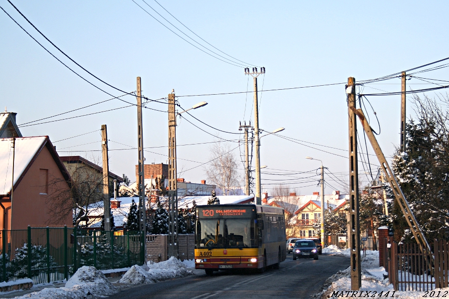 A402
MAN NL223 prod. 2003

Korzystając z ładnej pogody wybrałem się po południu "na wieś", a konkretniej na Kąty Grodziskie, żeby zrobić jakąś krótką serię 120 o wczesnym zachodzie słońca. Przy okazji podszkoliłem się troszkę, jeśli chodzi o tryb Manual.

Ale klimat jest tam genialny w takie śnieżne, słoneczne dni! Naprawdę warto się tam wybrać nim stopnieje śnieg!
Słowa kluczowe: NL223 A402 120 KątyGrodziskie