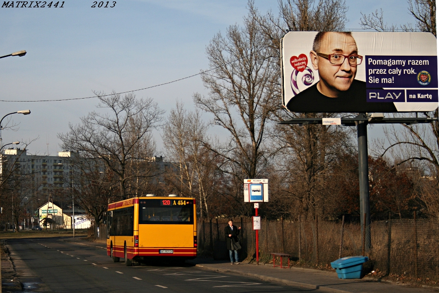 A454
MAN NL223 prod. 2003

Nie lubię co prawda WOŚP-u, ale jedna rzecz mi się w działalności tej organizacji podobała - zorganizowanie bicia rekordu w ilości osób, które wejdą do Ikarusa przed ratuszem na Targówku. Niestety w tym roku nie jest chyba planowane kolejne bicie, przynajmniej na razie nie ma o tym informacji...
Słowa kluczowe: NL223 A454 120 Gilarska