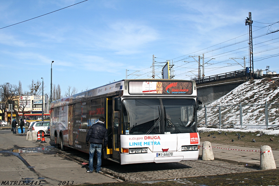 6430
Neoplan N4020 prod. 1994

Dziadek Neoś pojawił się we wtorek w dość ciekawym i nietypowym miejscu - na tyłach przystanku Kijowska.
Słowa kluczowe: N4020 6430 Targowa