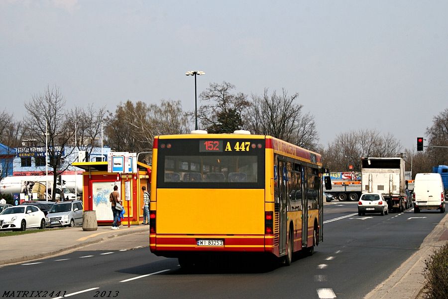 A447
MAN NL223 prod. 2003

Jedna z lepszych solówek z kończącego się kontraktu na linii 152, dzięki której odkryłem fajną nazwę przystanku, do którego widoczny tu wóz ma właśnie zamiar podjechać. Tylko obecnie nosi on już inną nazwę.
Słowa kluczowe: NL223 A447 152 Światowida