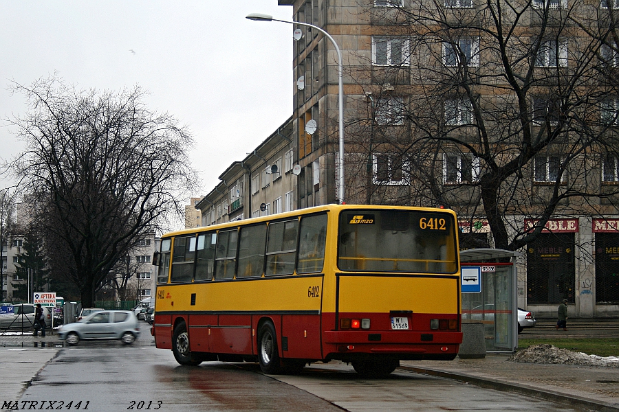 6412
Ikarus 260.73A prod. 1995

Coś na ochłodę - Ikarus złapany rankiem pierwszego dnia lutego.
Ostatni tego ranka wóz obsługujący 338, zjeżdża do zajezdni.
Słowa kluczowe: IK260 6412 338 PlacHallera