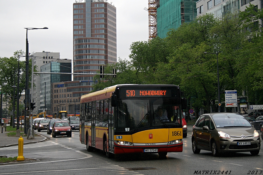 1861
Solaris Urbino 12 prod. 2008

Typowy dla Al. Jana Pawła II widok - tłumy aut i wysoka, nowoczesna zabudowa. A wśród nich odchodząca linia 510.
Słowa kluczowe: SU12 1861 510 AlejaJanaPawłaII