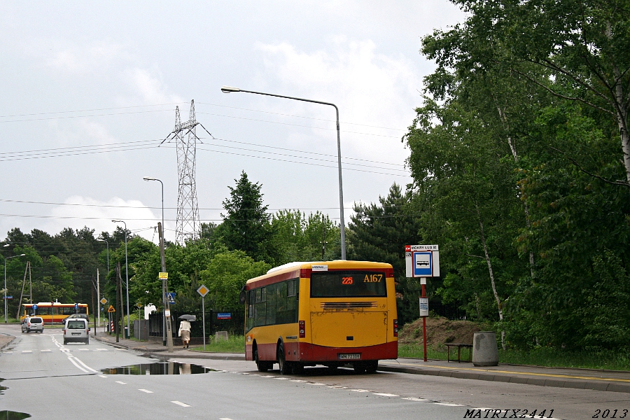 A167
Jelcz M083C Libero prod. 2008

225 w ten piątek oglądaliśmy po raz ostatni. Teraz trasą tej linii pojedzie szczytówka 325.
Słowa kluczowe: M083C Libero A167 225 MokryŁug Czwartaków