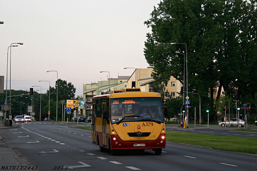 A379
Autosan H7-20 Solina prod. 2008

Ostatnie minuty 202. O zachodzie słońca ostatnia Solina mknie na Bródno-Podgrodzie.

PA PA 202!
Słowa kluczowe: H7-20 Solina A379 202 Kondratowicza