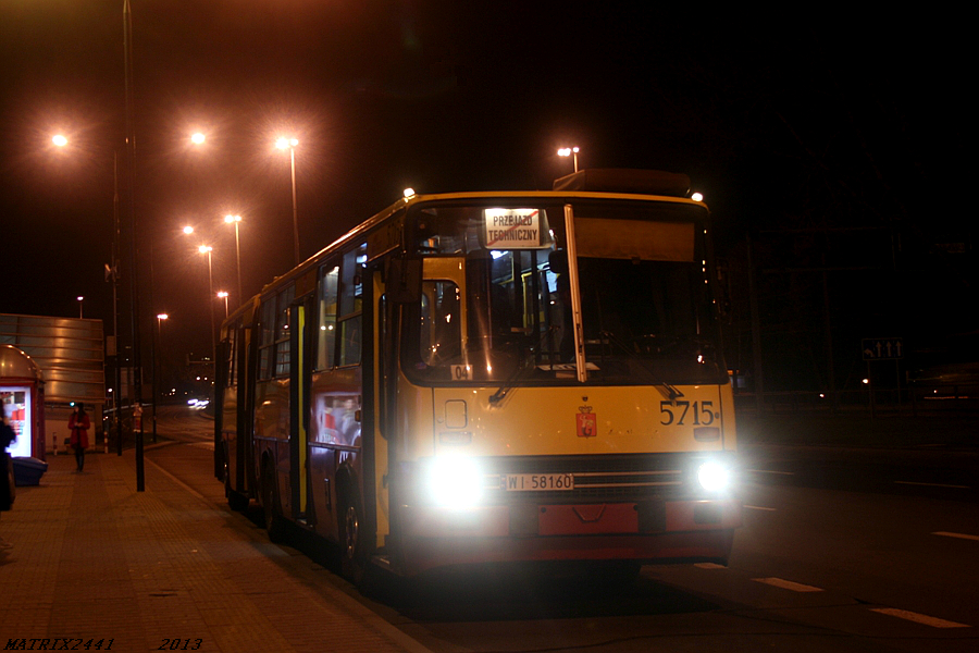 5715
Ikarus 280.70E prod. 1997

Ostatnie chwile liniowej służby warszawskich Ikarusów na liniach dziennych.

"Coś się kończy, coś odchodzi w dal,
Szare życie musi dalej trwać..."
Słowa kluczowe: IK280 5715 705 MetroMarymont