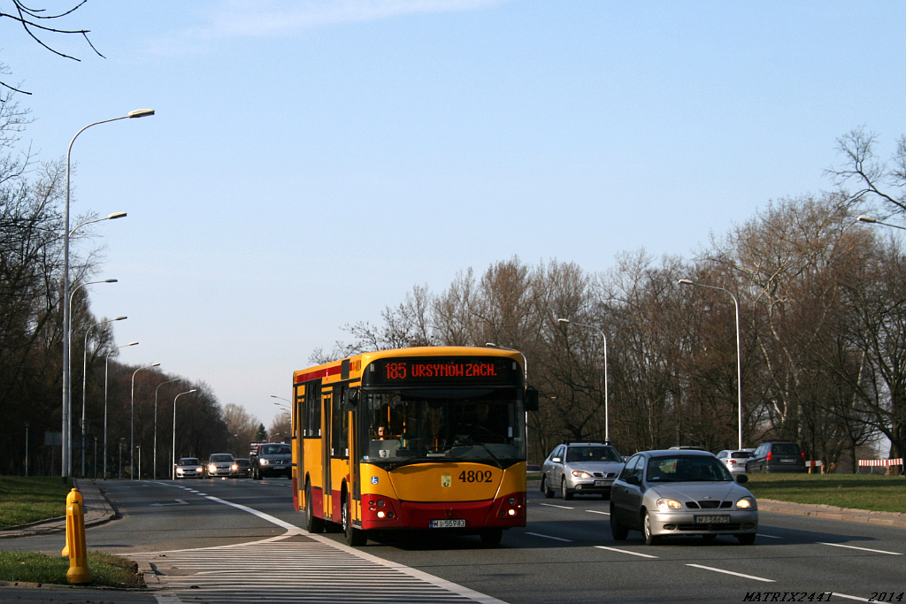 4802
Jelcz M121M prod. 1998

Podtrzymuję swoją tezę, iż pogoda oszalała. Miał być pierwszy dzień wiosny, a nie lata... W krótkim rękawku (fakt, że koszulkę miałem czarną) na słońcu dość szybko się pociłem. A - przypomnijmy - rok temu było tak chłodno i przyjemnie... http://omni-bus.eu/omnigaleria/displayimage.php?pid=5514
Choć miało to swoje plusy - dziewczyny chodziły dziś nieco lżej ubrane odsłaniając trochę to i tamto. :D
Słowa kluczowe: M121M 4802 185 WybrzeżeGdańskie