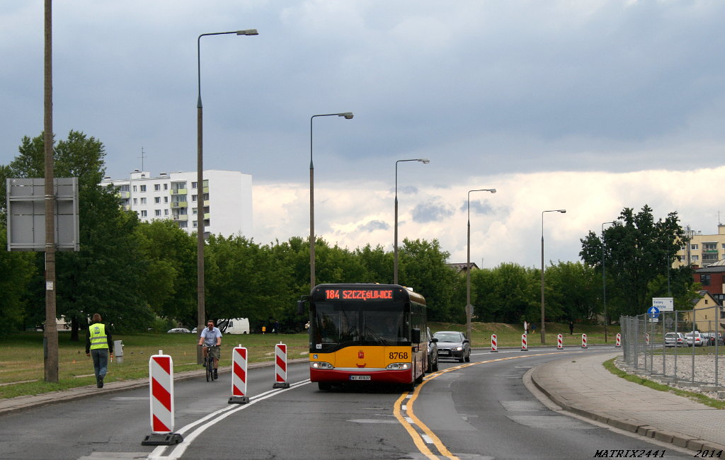 8768
Solaris Urbino 15, prod. 2002

2 tygodnie temu ruszyła budowa torowiska tramwajowego na ul. Powstańców Śląskich między Radiową a Górczewską. Spowodowało to kosmetyczne zmiany na jezdni. Niestety tramwaj na zawsze zmieni ten klimatyczny odcinek Powstańców...
Słowa kluczowe: SU15 8768 184 PowstańcówŚląskich