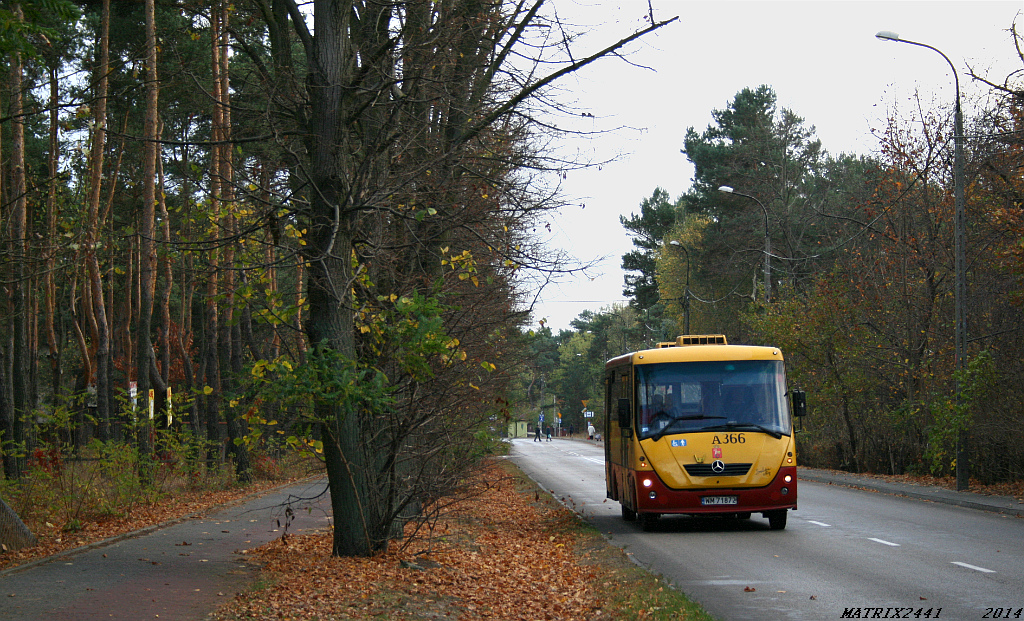 A366
Autosan H7-20 Solina, prod. 2008

Klimatów ciąg dalszy...
Dobiegł końca jeden z fajniejszych objazdów na terenie Wawra. Zatem powspominajmy odrobinkę - zaczniemy od 161 na nieużywanym liniowo odcinku ulicy Mozaikowej.
Słowa kluczowe: H7-20 Solina A366 161 Mozaikowa