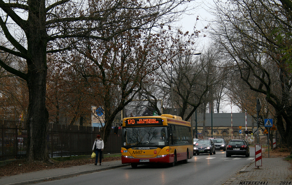 A607
Scania CN270UB OmniCity, prod. 2008

170 było w ten weekend naprawdę ciekawą linią. Dziś wylądowało m.in. na Kosmowskiej i Grodzieńskiej.
Słowa kluczowe: CN270UB OmniCity A607 170 Kosmowskiej