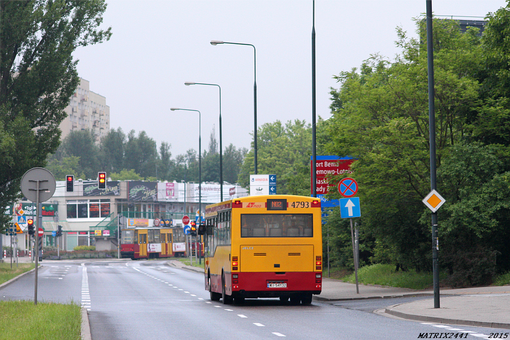 4793
Jelcz M121M, prod. 1997

Taki zestaw często się nie trafia.
A warunki były jakie były...
Słowa kluczowe: M121M 4793 N02 AlejaReymonta