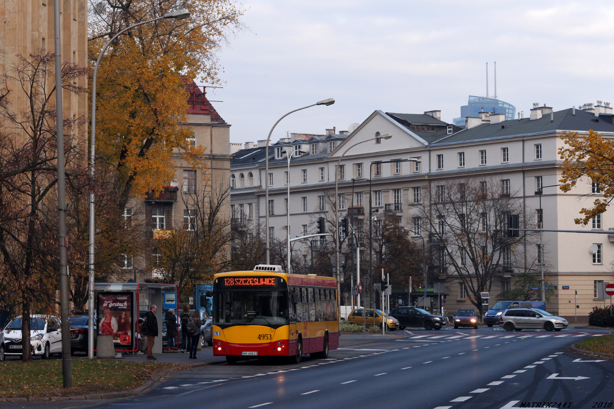 4953
Jelcz M121I, prod. 2009

Od około dekady niemal co roku w okolicach uroczystości Wszystkich Świętych ciekawostki komunikacyjne częściej zdarzają się poza liniami cmentarnymi, niż na samych "Cetkach". Fotka z dedykacją dla Prospera.

Co do mnie - żyję i mam się dobrze, ale pojawiam się tutaj tak rzadko, ponieważ brakuje czasu na pasję komunikacyjną. :-( Ale na ile będę mógł na tyle coś tam będę tu od siebie dodawać. ;-) 
Słowa kluczowe: M121I 4953 128 ŻwirkiiWigury PomnikLotnika