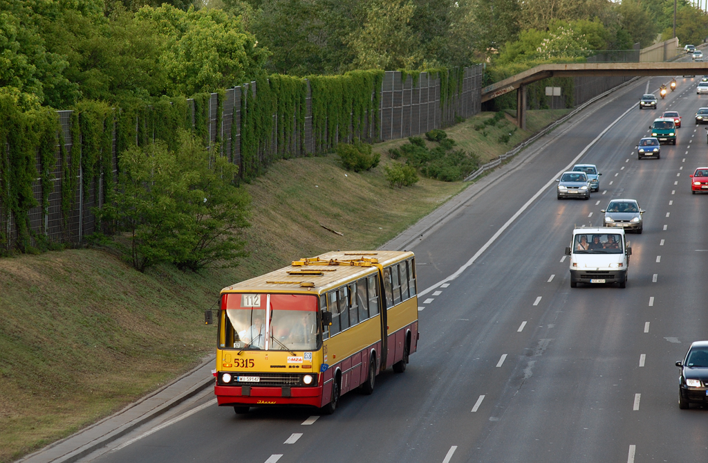 5315
Jeden z bardziej wyróżniających się kleszczowych bizonów - "Szerszeń", na weekendowej BWLce 112+N45. Tej samej co na zdjęciu wozu 5414, miejscówka też jakby niedaleka... ;)
Słowa kluczowe: IK280 5315 112 alejaArmiiKrajowej