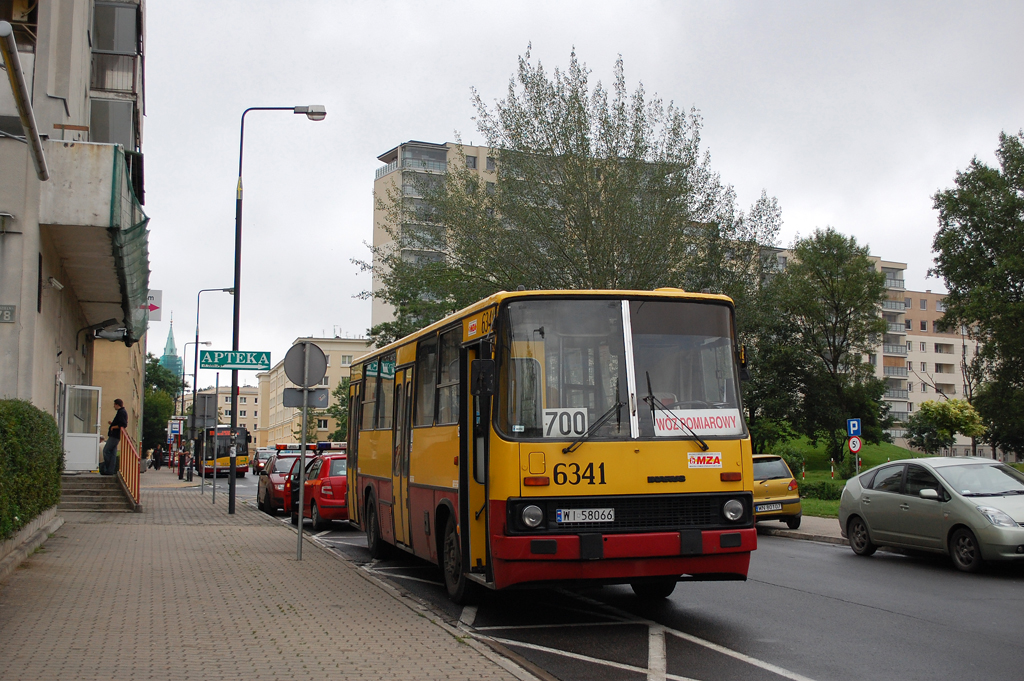 6341
Pod ówczesną tymczasową siedzibą Organizatora.
Słowa kluczowe: IK260 6341 