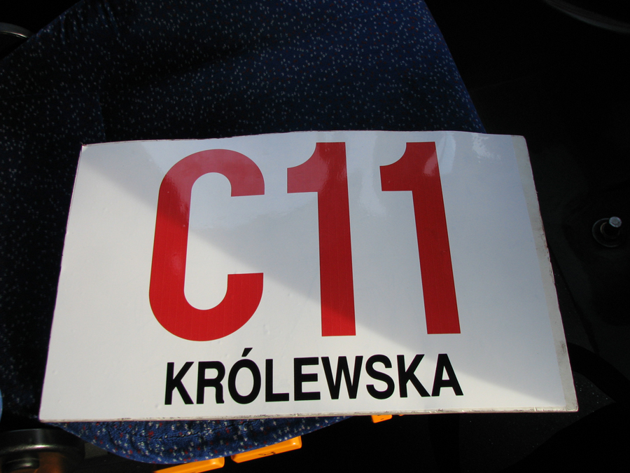 C11
Ciekawostka cmentarna sprzed kilku lat. Takie deski dostali kierowcy z Mobilisu kursujący podczas Wszystkich Świętych roku pańskiego 2008 na C11. Co jest nie tak? ;)
Słowa kluczowe: C11 2008 tablica