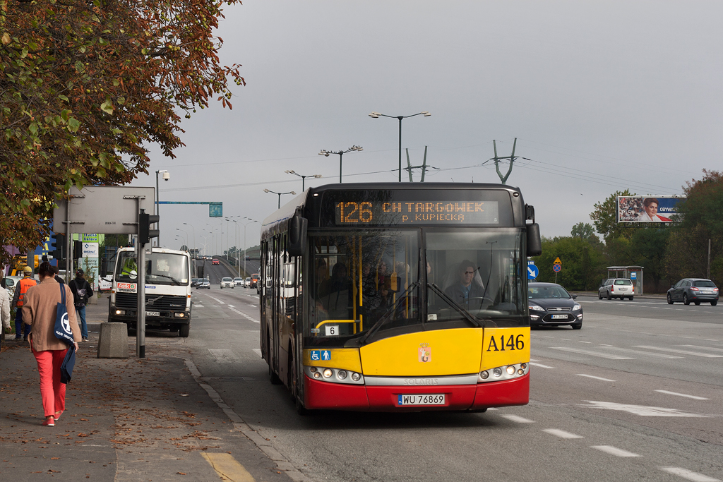 A146
126 - linia ewenement. W przeciągu kilku ostatnich lat obsługiwali ją wszyscy ajenci oraz niemal wszystkie zajezdnie MZA. Rozrzut metrażowy też niczego sobie - od małych Autosanów i SU8,9 po przegubowce. SU12 z Mobilisu jeszcze w galerii nie było.
Słowa kluczowe: SU12 A146 126 Modlińska