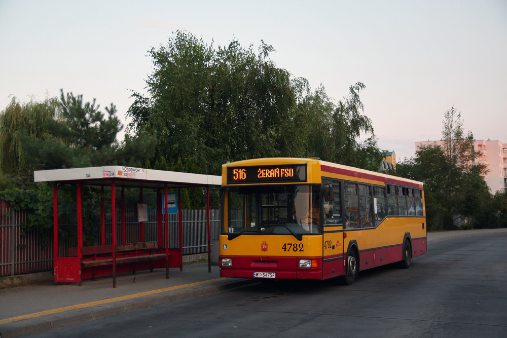 4782
A na koniec, przed powrotem do domu złapałem jeszcze taki okaz. Już w sumie rzadki, na całce, to go dojeżdżają pewnie.

Mam nadzieję, że nie zanudziłem. ;-)
Słowa kluczowe: M121M 4782 516 Nowodwory