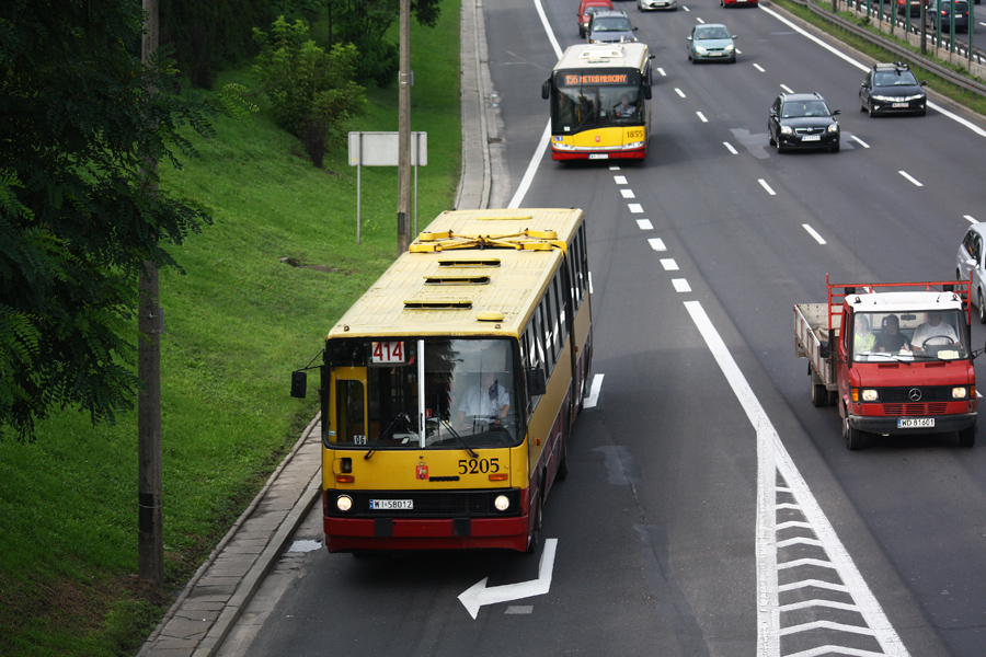 5205
Jedna z najlepszych linii do jazdy ikarusem w Warszawie. Szkoda tylko że żadnej 52ki już się na niej nie złapie.
Słowa kluczowe: IK280 5205 414 AlejaArmiiKrajowej