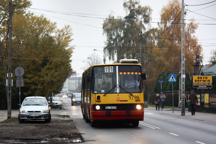 5798
Pozdrowienia dla kierownika i podziękowania za zwolnienie do zdjęcia.

Ikarus 280.70E
prod. 1997 / kasacja 2012
Słowa kluczowe: IK280 5798 191 Ryżowa