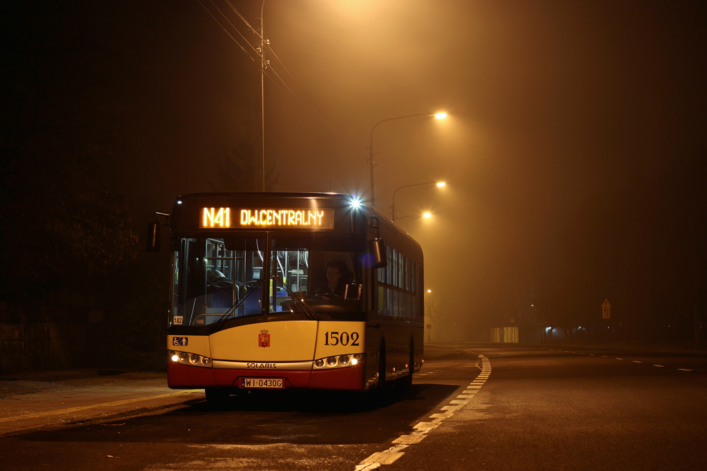 1502
Solaris szarpakus na końcowym przystanku linii N41. Niby spokojna okolica, a szyba w wiacie wybita...
Słowa kluczowe: SU12 1502 N41 Wóycickiego