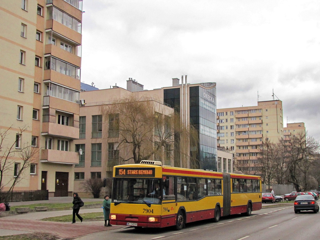 7904
W nawiązaniu do obsady linii 154 przez Neoplana w dniu 6 grudnia 2013 roku, już wiele lat wcześniej można było zaobsewować takie kwiatki. Niestety już nie do powtórzenia.
Słowa kluczowe: M181M 7904 154 1-goSierpnia