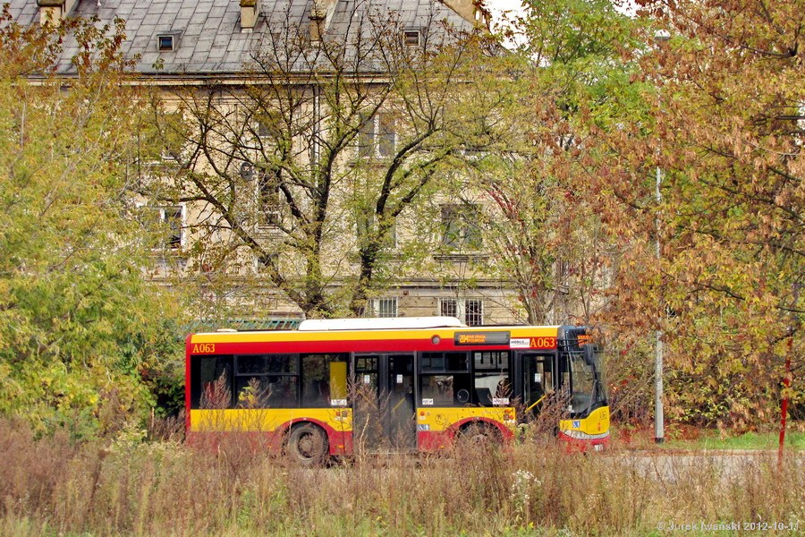 A063
Autobus w krzakach. Wydawałoby się, że to daleko od cywilizacji. A jednak nie. To tylko pętla PKP Praga.
Słowa kluczowe: SU8,6 A063 204 PKPPraga