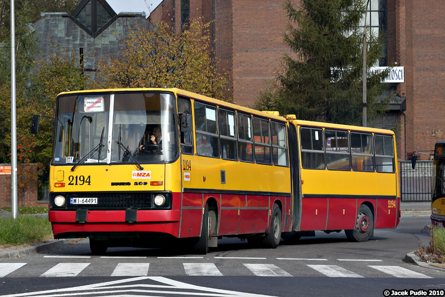 2194
Rocznik 1988, wóz skasowany w 2012 r. To był jeden z ostatnich. Musiał to być zjazd z 501.
Słowa kluczowe: IK280 2194 ŚwBonifacego