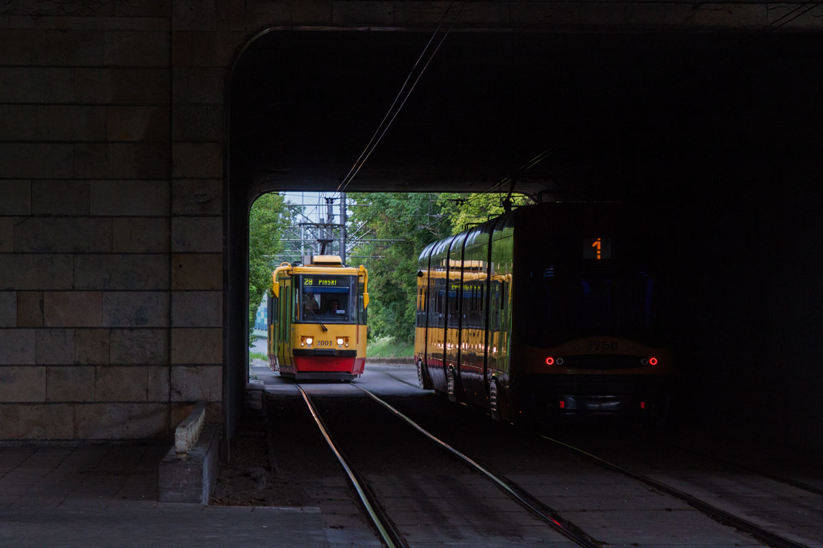 3001
Wjeżdżając w tunel.
Słowa kluczowe: 112N 3001 28 MostGdański