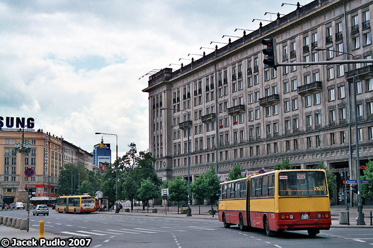 5708
Pojeździłoby się Ikarusem na liniach na 500. Zwłaszcza podtypem .70 z pięknie wyjącym mostem Raba 118 przy dużej prędkości.
Słowa kluczowe: IK280 5708 502 PlacKonstytucji