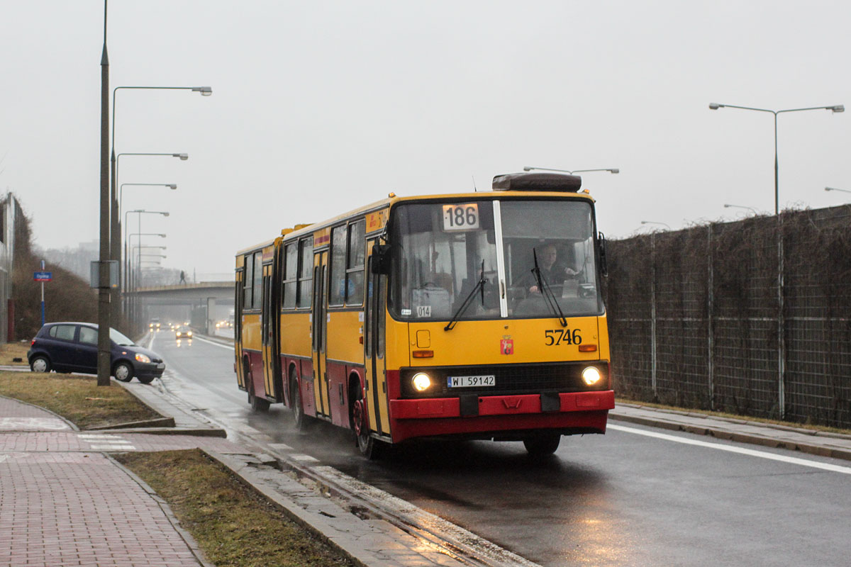 5746
Ikarus na 186 to była całkiem fajna przejażdżka. Szczególnie duże prędkości osiągane były na Moście Grota-Roweckiego.
Słowa kluczowe: IK280 5746 186 ArmiiKrajowej