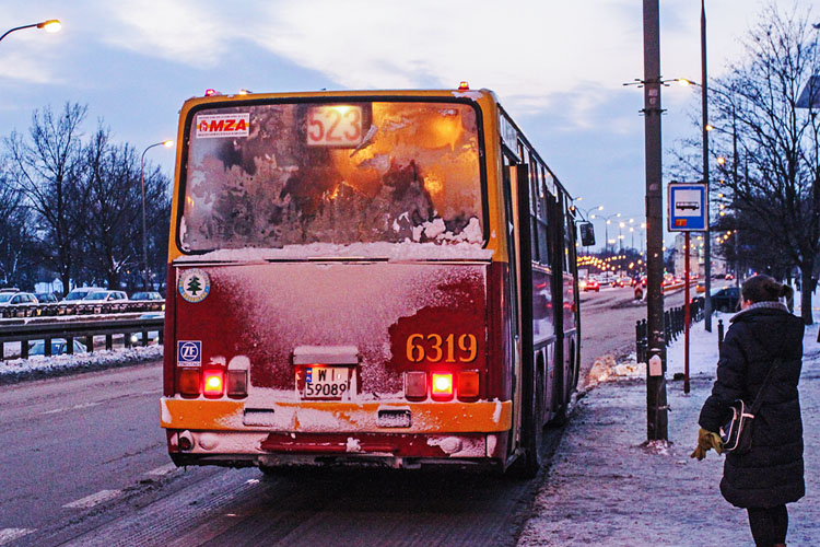 6319
Zimową porą.
Słowa kluczowe: IK260 6319 523 TrasaŁazienkowska