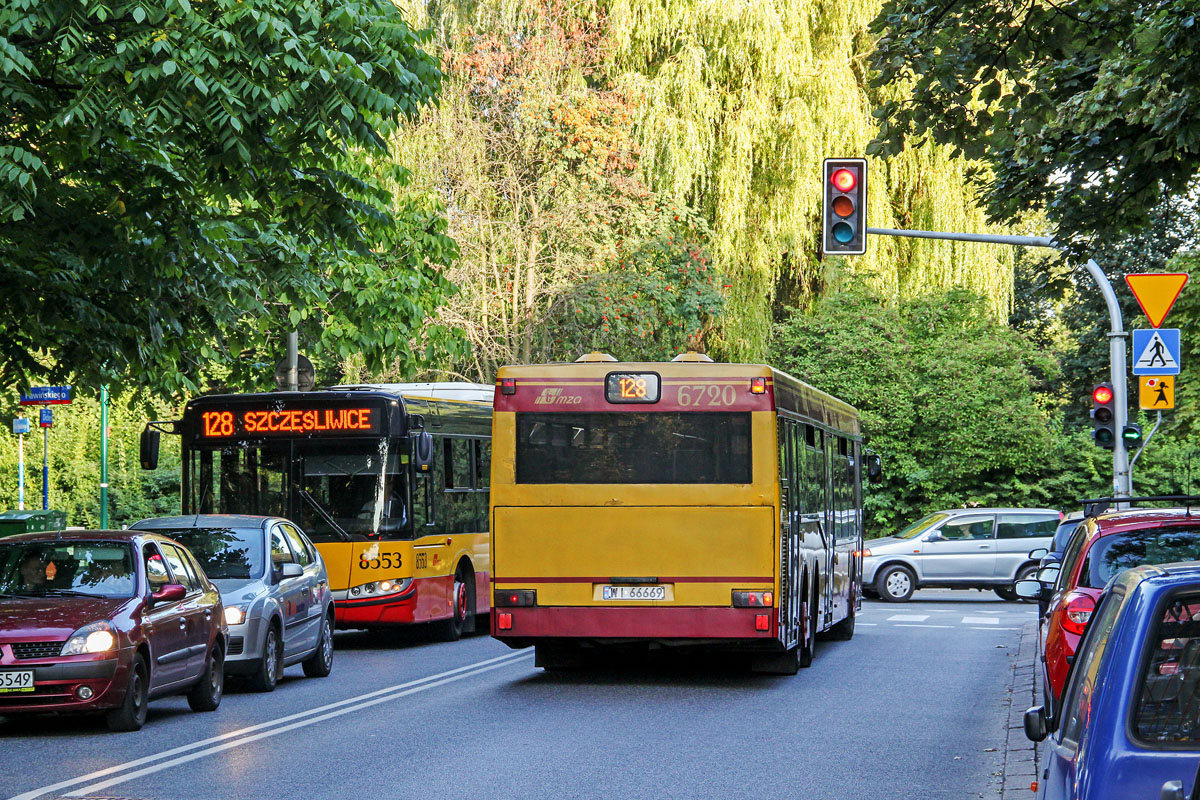 6720
Osmolony tył, co było typowe dla Neoplanów z silnikiem DAF. Ta jednostka napędowa była po prostu wykończona wieloletnią eksploatacją. Sama ulica Dickensa często bardzo się korkuje - to istotny wyjazd z Rakowca. Bywa, że z rana trzeba odstać i 15 minut, by skręcić w lewo w Grójecką.
Słowa kluczowe: N4020 6720 128 Dickensa