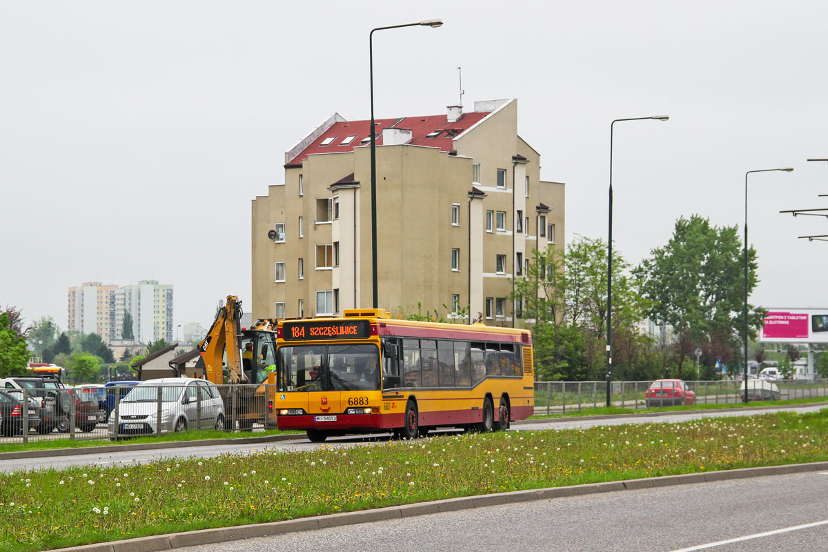 6883
Niby niepozorne zdjęcie, a Neoplanów już nie ma, do tego miejsce trochę się zmieniło.
Słowa kluczowe: N4020td 6883 184 PowstańcówŚląskich