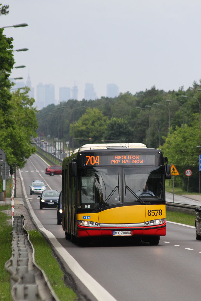 8578
Solaris w drodze do Hipolitowa. Na horyzoncie wieżowce w centrum. Dwujezdniową drogę przez las wykonano jeszcze w latach 60.
Słowa kluczowe: SU18 8578 704 TraktBrzeski