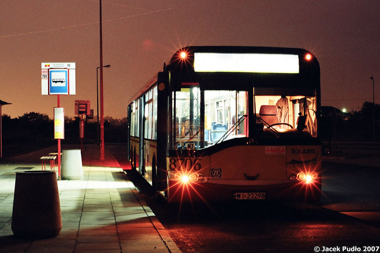 8706
W długie październikowe wieczory można było na przykład odwiedzić kolegę jeżdżącego autobusem. Tutaj mocno było czuć mroczny, ponury klimat październikowego wieczoru.
Słowa kluczowe: SU15 8706 409